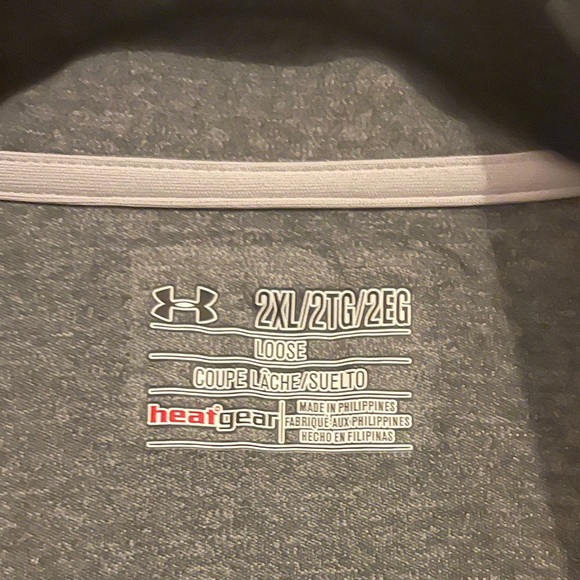 NWT Under Armor Long Sleeve - Picture 3 of 3